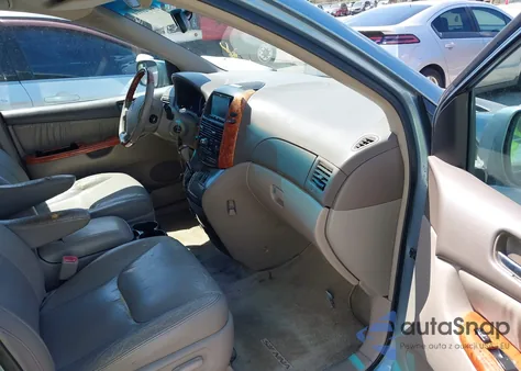 2008 Toyota Sienna Limited z USA, uszkodzony, nr VIN 5TDZK22C88S118276